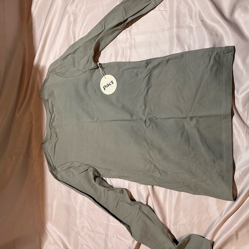 Pact Organic Cotton Long Sleeve in Light Gray